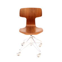 Load image into Gallery viewer, Arne Jacobsen, teak desk chair &quot;T-chair, model 3113, Fritz Hansen, 1963