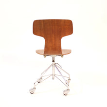 Load image into Gallery viewer, Arne Jacobsen, teak desk chair &quot;T-chair, model 3113, Fritz Hansen, 1963