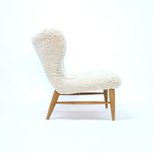 Load image into Gallery viewer, Erik Bertil Karlén, Swedish sheep skin lounge chair for Firma Rumsinteriör, 1940s