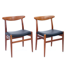 Load image into Gallery viewer, Hans Wegner, pair of Teak and leather dining chairs, model W2 for C.M. Madsen, 1960s