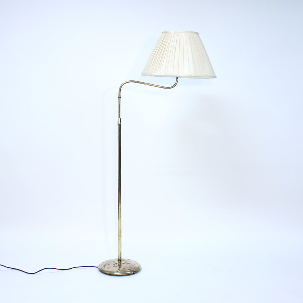 Bertil Brisborg, brass floor lamp model 30620 for Nordiska Kompaniet / NK, 1940s