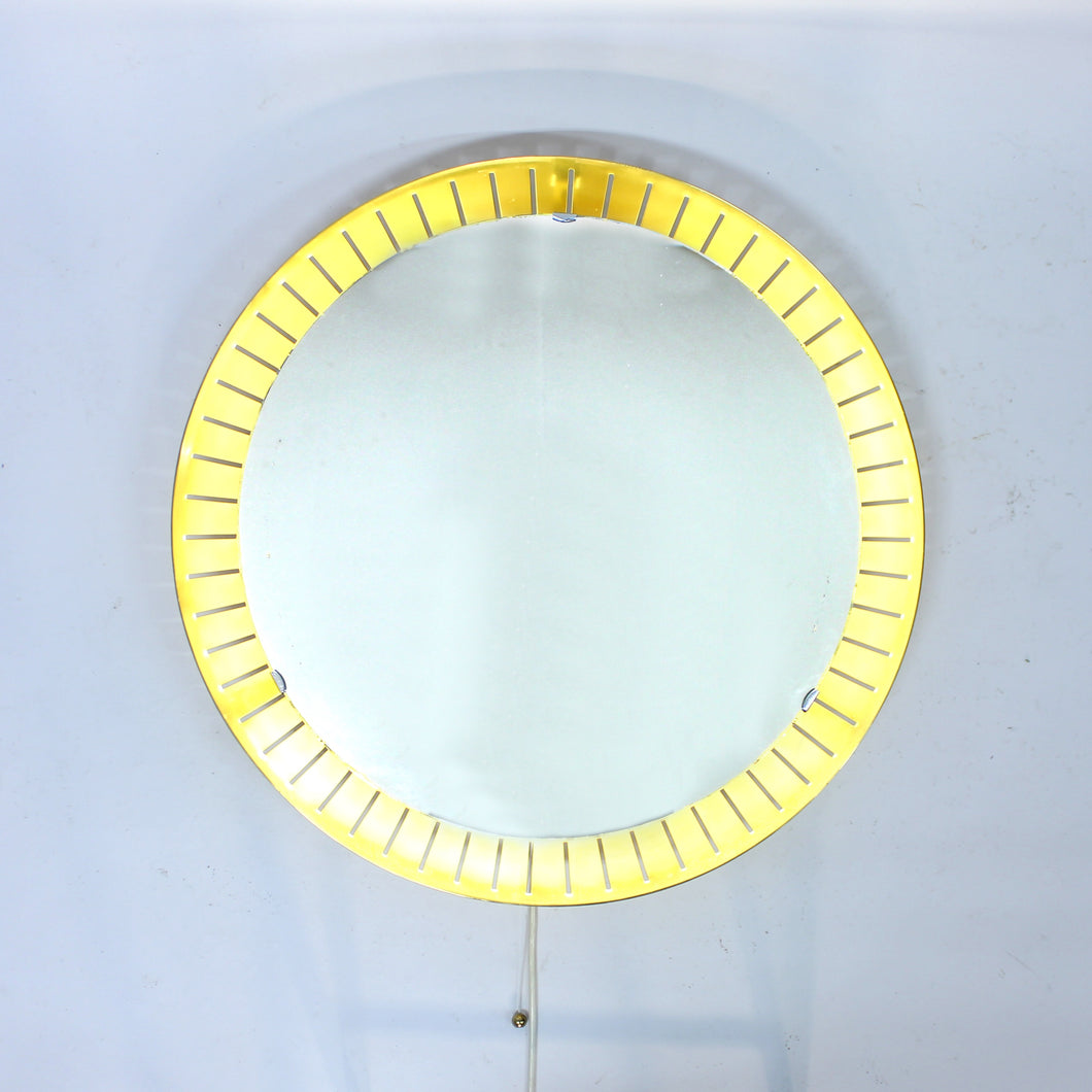 Italian backlit brass mirror by Stilnovo, 1960s