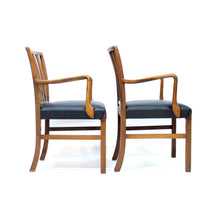 Load image into Gallery viewer, Ole Wanscher pair of Danish 1675 Easy Chairs for Fritz Hansen, 1942