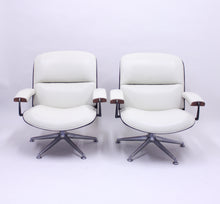 Load image into Gallery viewer, Ico &amp; Luisa Parisi, pair of swivel lounge chairs for MIM, 1950s