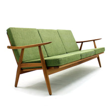 Load image into Gallery viewer, Hans Wegner, model GE 270 sofa for Getama, 1960s
