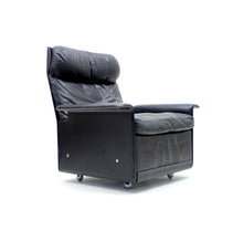 Load image into Gallery viewer, Dieter Rams, black leather lounge chair model 620, Vitsœ, 1970s