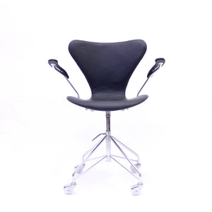 Arne Jacobsen, office chair model 3217 for Fritz Hansen, 1960s