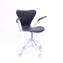 Load image into Gallery viewer, Arne Jacobsen, office chair model 3217 for Fritz Hansen, 1960s