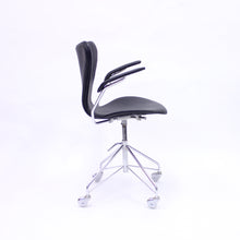 Load image into Gallery viewer, Arne Jacobsen, office chair model 3217 for Fritz Hansen, 1960s