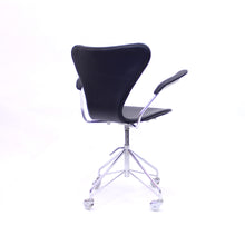 Load image into Gallery viewer, Arne Jacobsen, office chair model 3217 for Fritz Hansen, 1960s