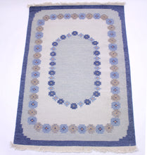 Load image into Gallery viewer, Swedish flat weave Röllakan carpet, 1950s