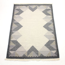 Load image into Gallery viewer, Swedish flat weave Röllakan carpet, 1970s