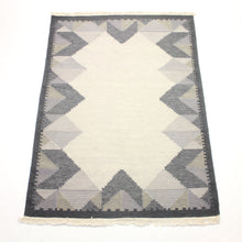 Load image into Gallery viewer, Swedish flat weave Röllakan carpet, 1970s