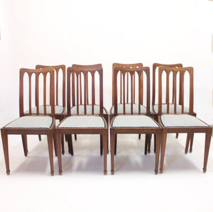 Set of 8 oak architectural Art Nouveau chairs, early 20th century