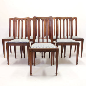 Set of 8 oak architectural Art Nouveau chairs, early 20th century