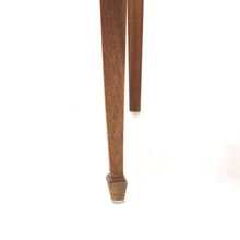 Load image into Gallery viewer, Set of 8 oak architectural Art Nouveau chairs, early 20th century